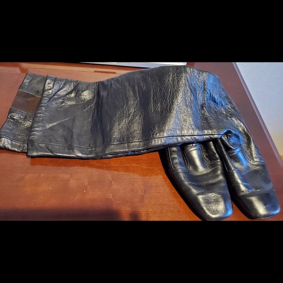 Vintage black leather Avon tall square toe low heel with foot grips 7 - Picture 3 of 9